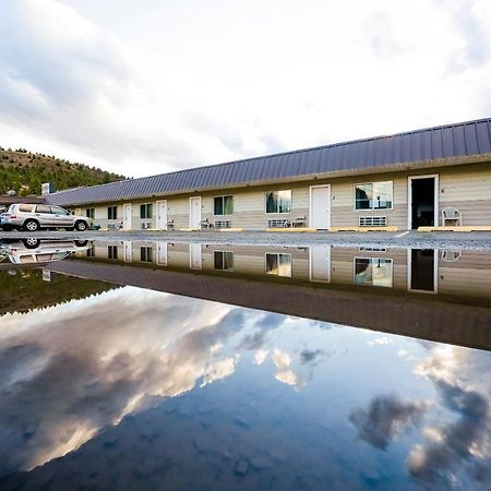 Oyo Riverside Inn John Day Or Eksteriør bilde